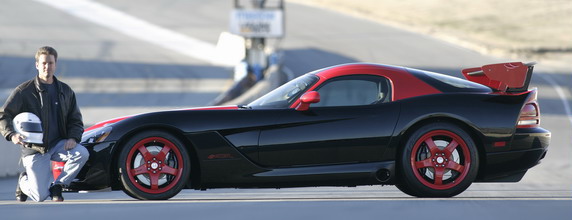 Dodge Viper SRT10 ACR показал рекордное время прохождения круга в Лагуна Сека (Laguna Seca)